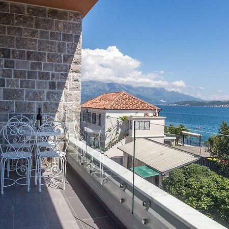Riva Residence Thenovici Exterior photo